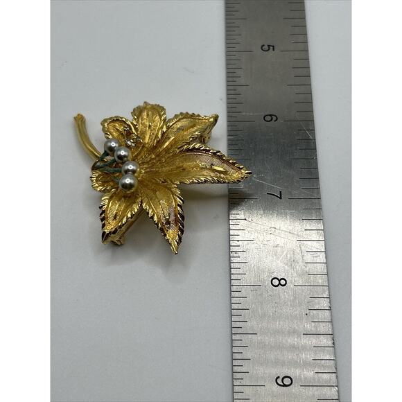 Vintage BSK Signed Brushed Gold Tone Textured Faux Pearl Leaf Brooch Pin - Picture 10 of 10